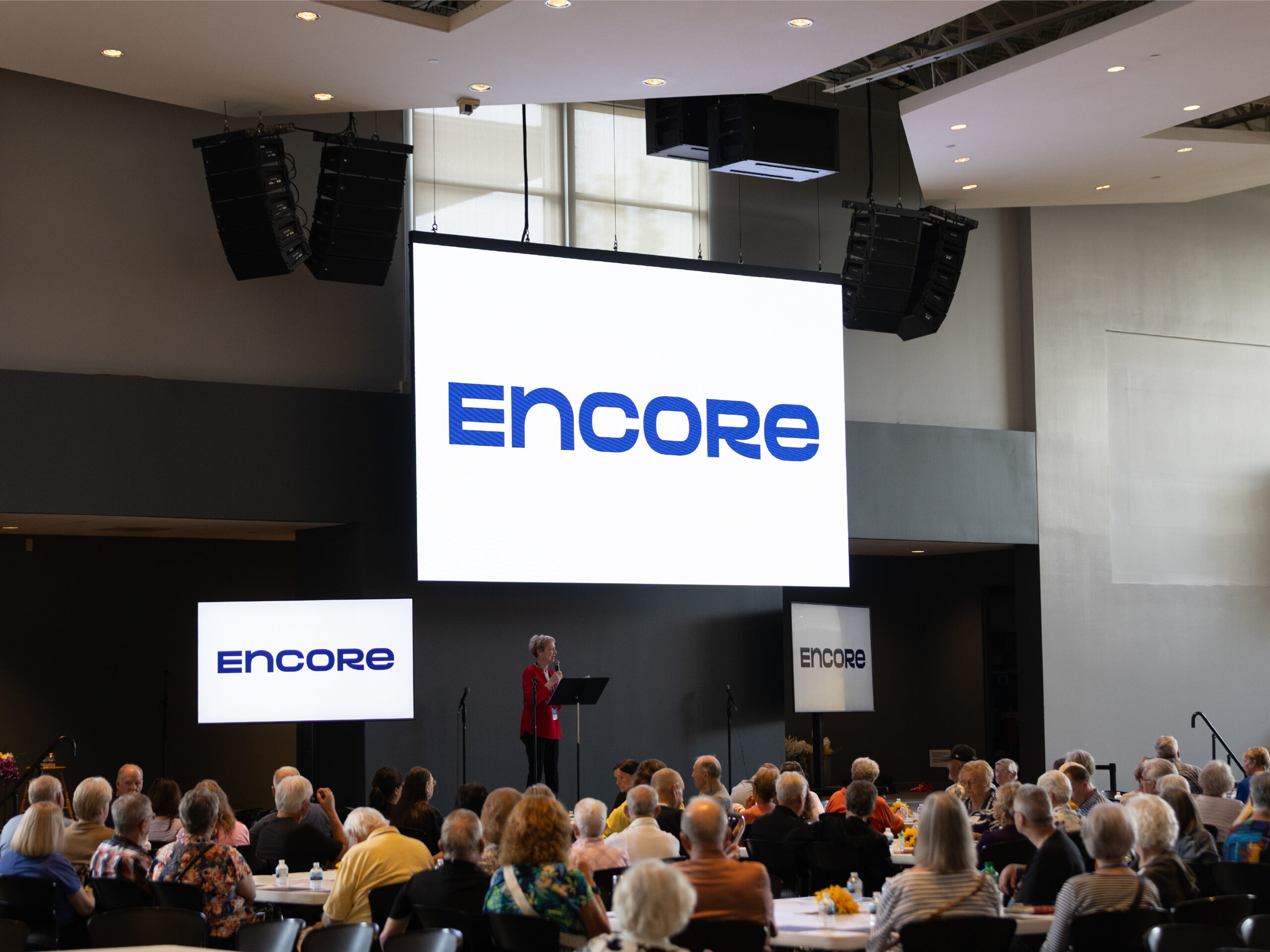 900x675Encore